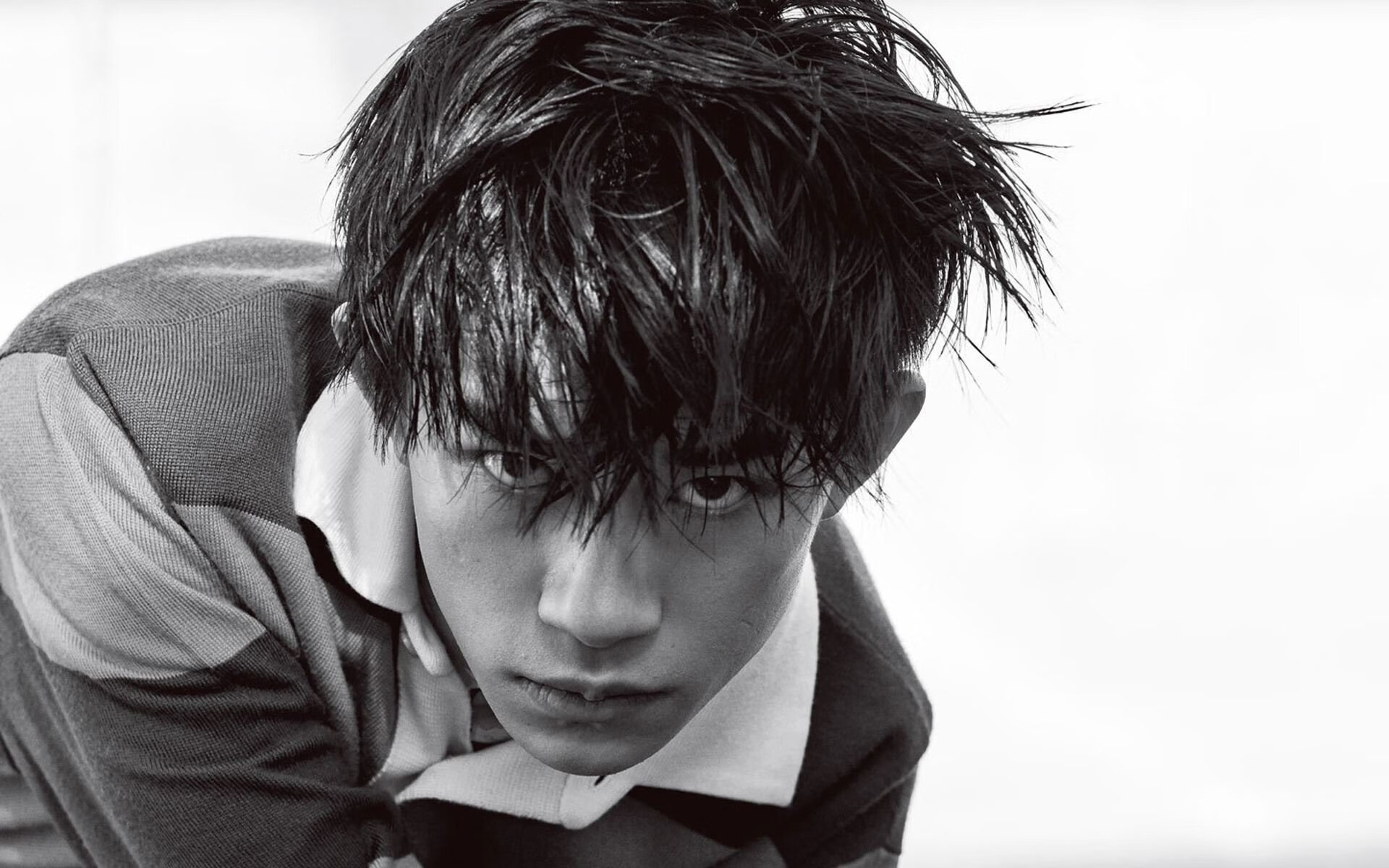 爱游戏体育-“速度与激情”的碰撞：顶尖车手激烈竞争瞬间，速度与激情车手排名