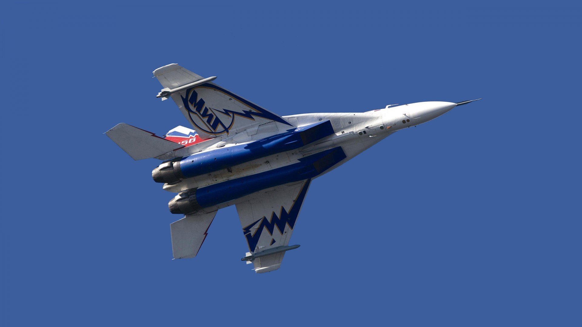 电竞职业选手综合素质提升路径及职业生涯规划探讨,电竞从业人员的职业素养