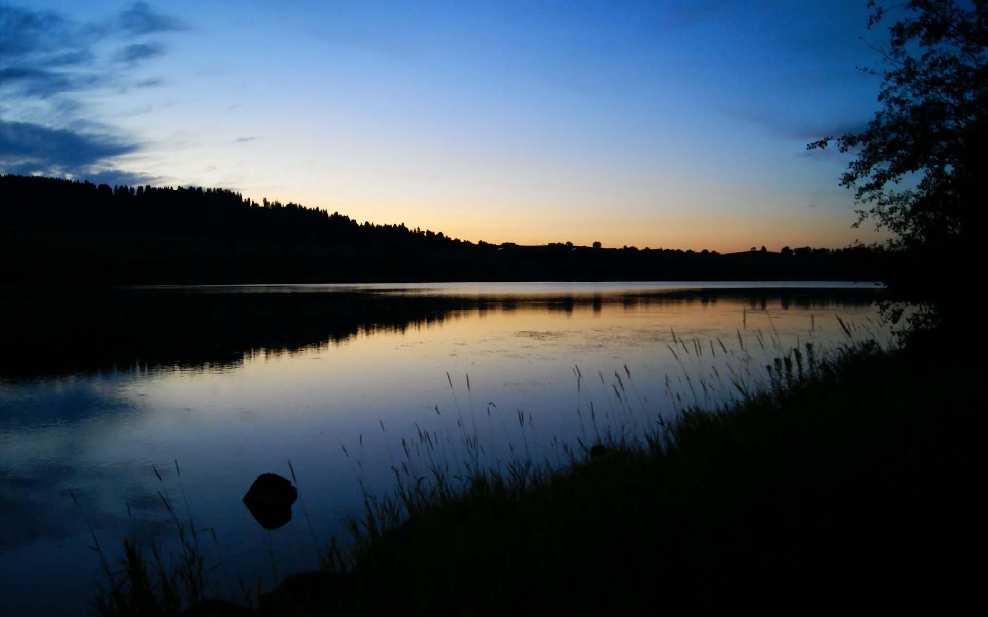 爱游戏电竞官网-联赛TOP球队和中游球队战术打法对比，联赛top球队和中游球队战术打法对比图